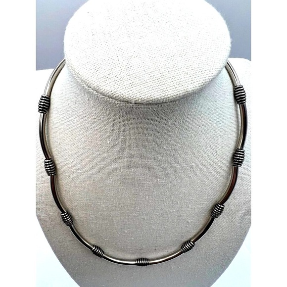 Vintage-Inspired Silver-Tone Necklace & Cuff Bracelet Set - Picture 3 of 8